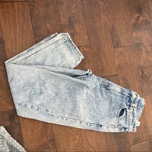 Vintage blue wash mom jean